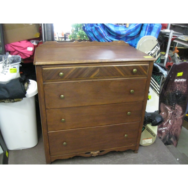4 DRAWER ANTIQUE DRESSER