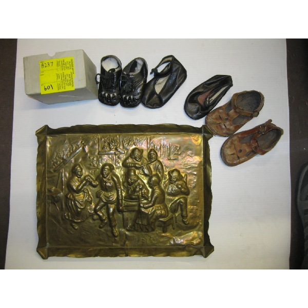 BRASS PAN & BOX OF LEATHER BABY SHOES
