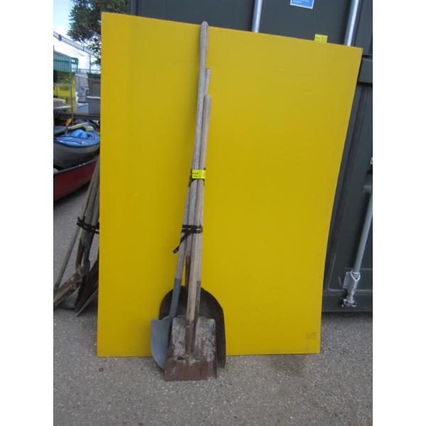 BUNDLE OF ASST. GARDEN TOOLS
