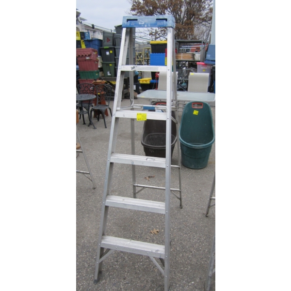 6' ALUMINUM STEPLADDER
