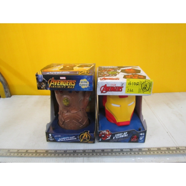 AVENGERS LIGHT UP FIST  