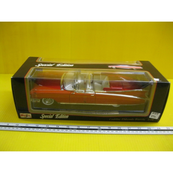 MAISTO SPECIAL EDITION CADILLAC ELDERADO BIARRITZ 1:8 SCALE