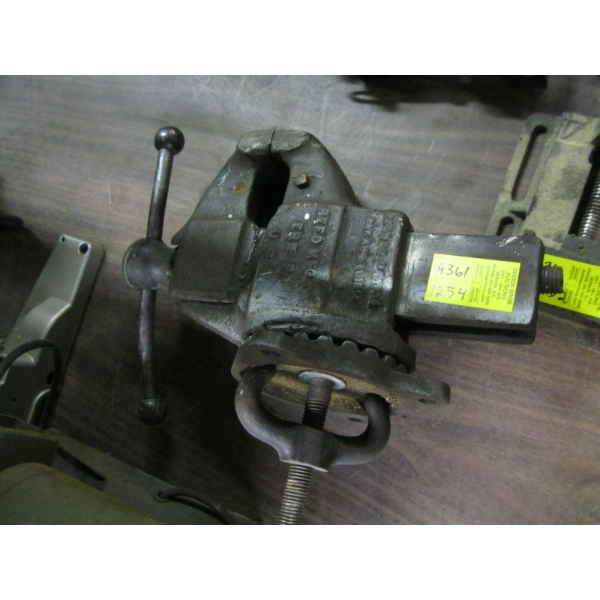 LG. SWIVEL BASED VISE