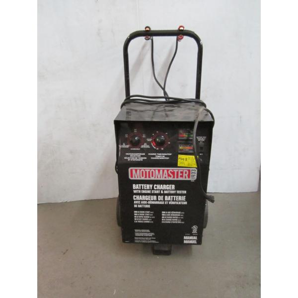 MOTOMASTER BATTERY CHARGER W/200 AMP ENGINE START, 40AMP CHARGER