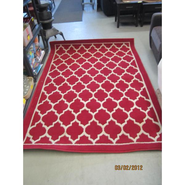 RED AREA CARPET - 5X7