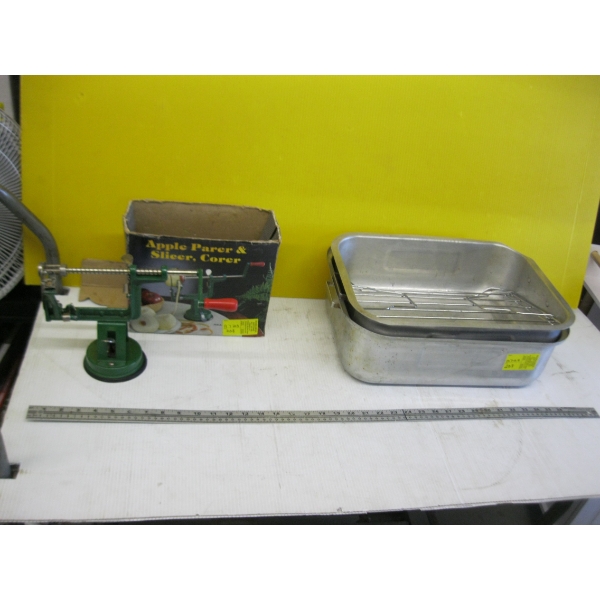 ROASTER PAN & AN APPLE CORER