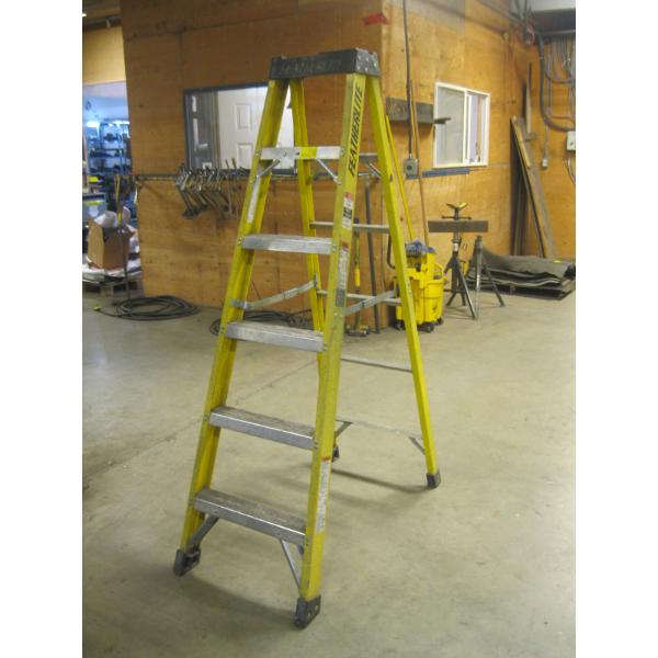 6' FEATHER LITE ALUMINUM & FIBERGLASS STEPLADDER
