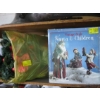 Image 1 : CHRISTMAS DECORATIONS