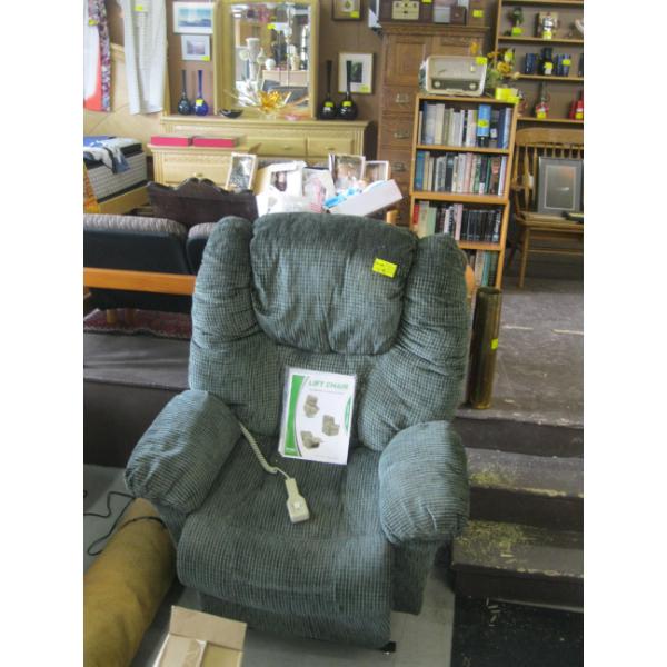 GREEN LIFT RECLINER