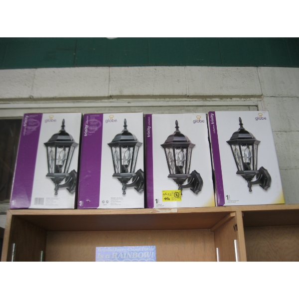 4 OUTDOOR WALL MOUNT LIGHT FIXTURES