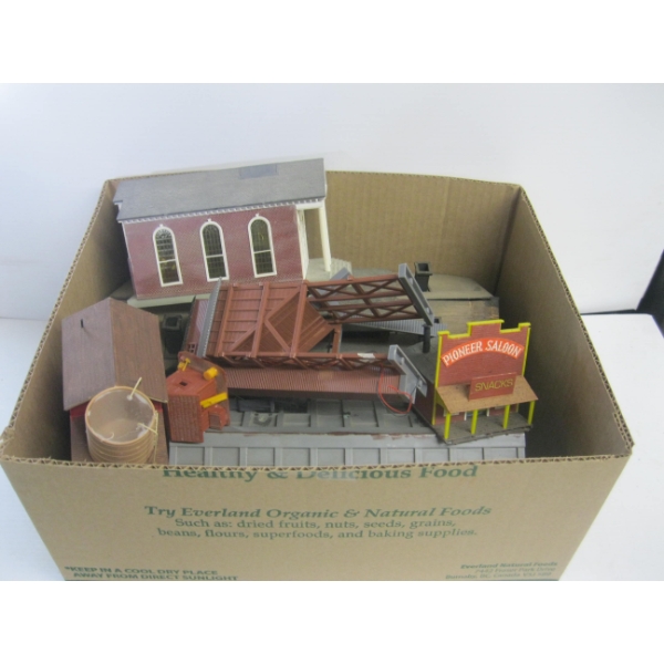 HO SCALE BUILDINGS, ETC.