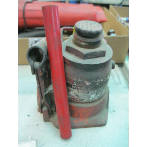 SHORT 2 TON HYDRAULIC BOTTLE JACK