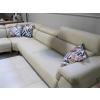 Image 2 : 4 PIECE LEATHER SECTIONAL SOFA W/1 RECLINING END & ADJUSTABLE HEADRESTS