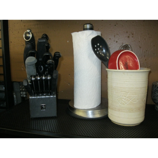 MISC: KNIFEBLOCK W/KNIVES, UTENSILS, ETC.