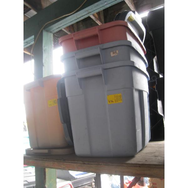4 PLASTIC BINS