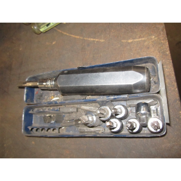 SNAP ON IMPACT DRIVER W/BITS