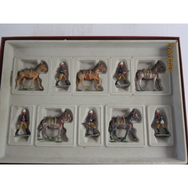 SET OF ROYAL ARTILLERY MOUNTAIN BATTERY CAST METAL FIGURINES W/ORIGINAL BOX - VINTAGE