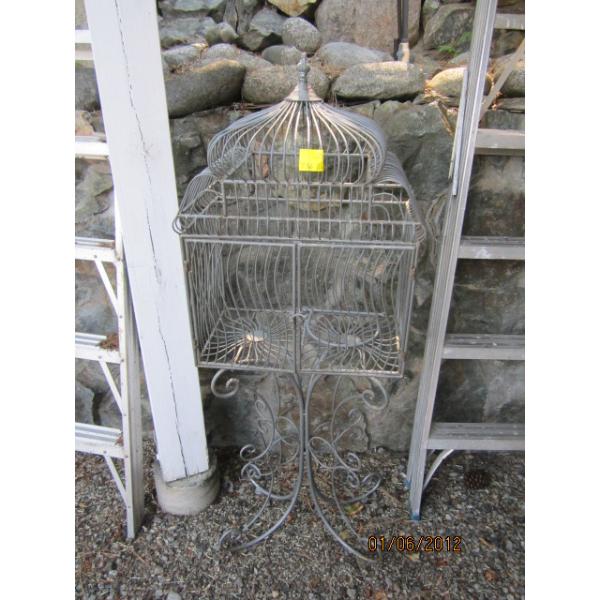 DECORATIVE METAL BIRDCAGE