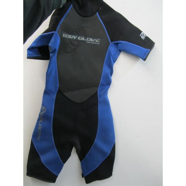 BODYGLOVE WETSUIT SZ 8, UMBRELLA & 3 TENNIS RACKETS