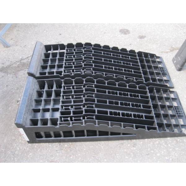 PAIR OF PLASTIC CAR RAMPS