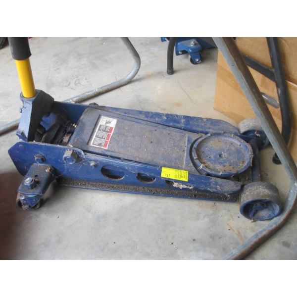 HEAVY DUTY FLOORJACK