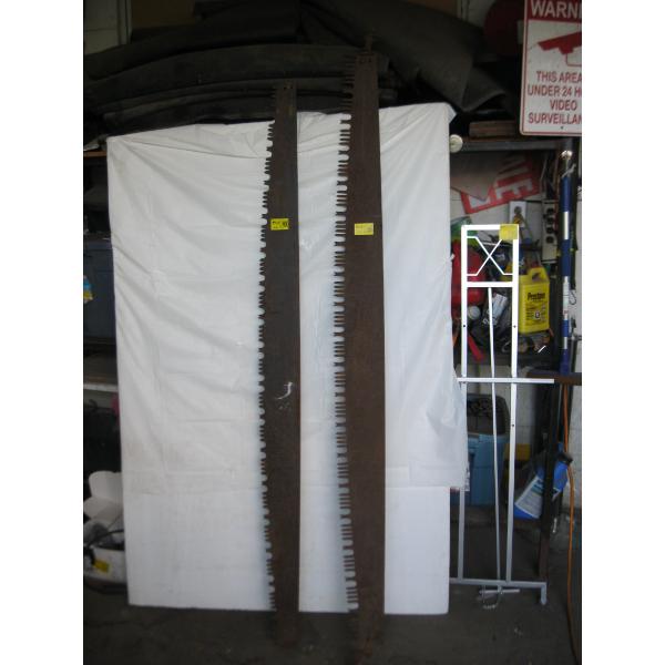 2 CROSSCUT SAW BLADES