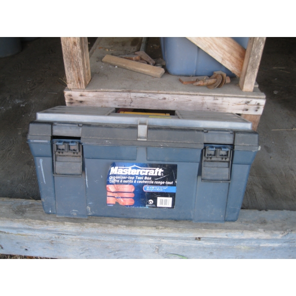 MASTERCRAFT TOOLBOX W/ASST. BRAD NAILS, AIR NAILS, STAPLES, ETC.