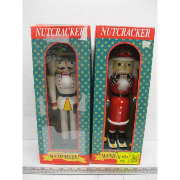 2 NUTCRACKERS