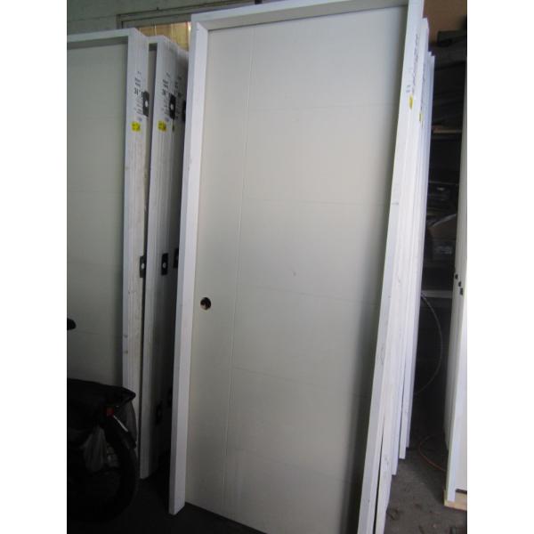 32" X 80" RIGHT HAND INTERIOR DOOR IN FRAME