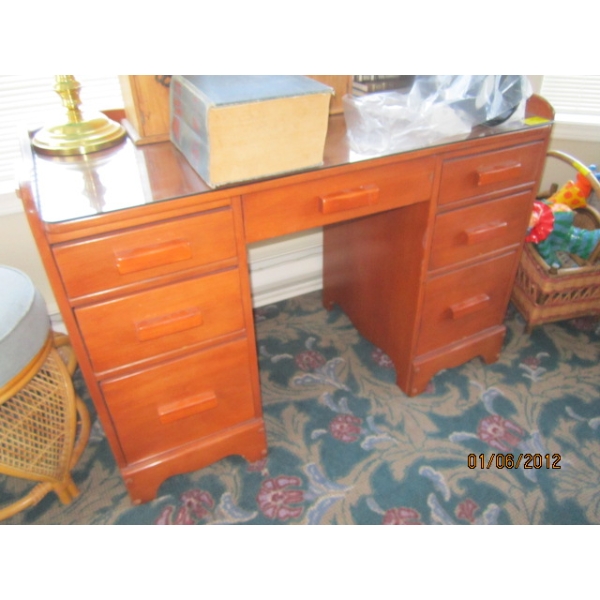 SOLID MAPLE 7 DRAWER DESK W/BENCH
