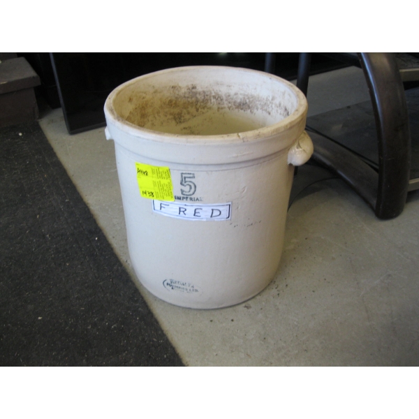 5 GALLON MEDALTA CROCK