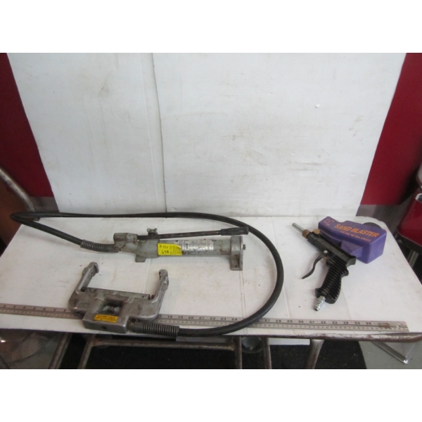 MS2 MODULAR SPLICING HAND PUMP & AN AIR SANDBLASTER