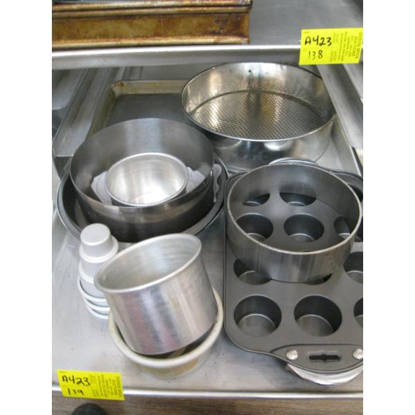 TRAY W/ASST. BAKING TINS, ETC.