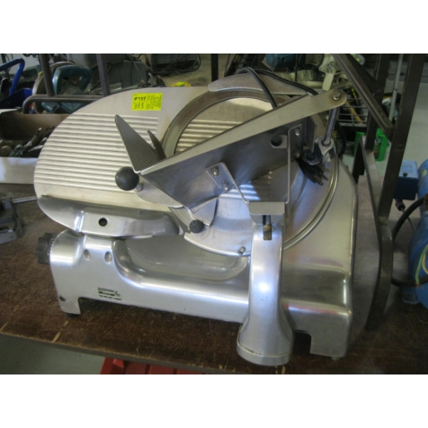 BERKEL MODEL 808 COMMERCIAL MEAT SLICER (USES 110) W/PLASTIC BIN