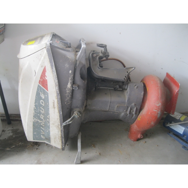 EVENRUDE BIG TWIN ELECTRIC START OUTBOARD MOTOR W/JET DRIVE