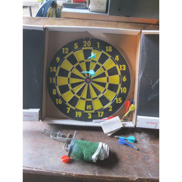 DARTBOARD & PING-PONG NET