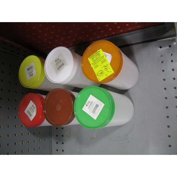 3 COLORED TOP CONTAINERS