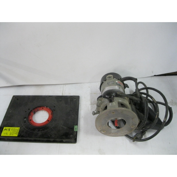 PORTER CABLE ROUTER & BOX W/MISC. SPRAYERS, ETC.