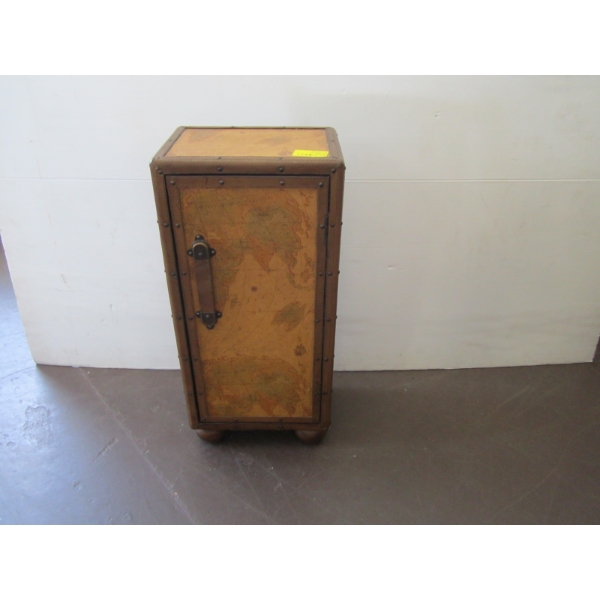 UPRIGHT STEAMER TRUNK W/WORLD DESIGN