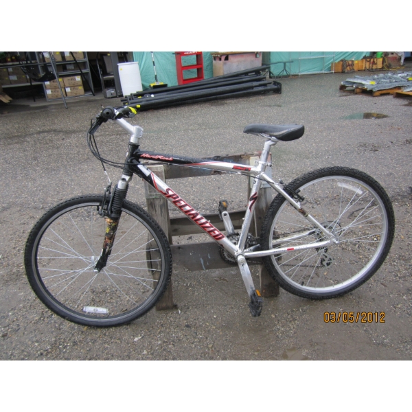 SPECIALIZED HARD ROCK FRONT SUSPENSION MOUNTAIN BIKE