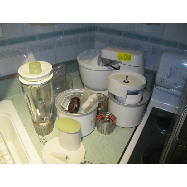 BRAUN MIXER W/ASST. ACCESSORIES