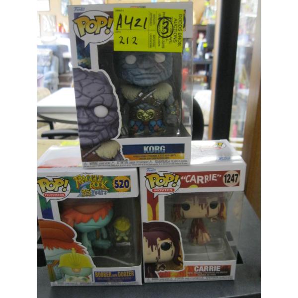 3 POP BOBBLE HEADS