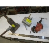 Image 1 : 2 CLAMP ON VISES & AN HYDRAULIC JACK
