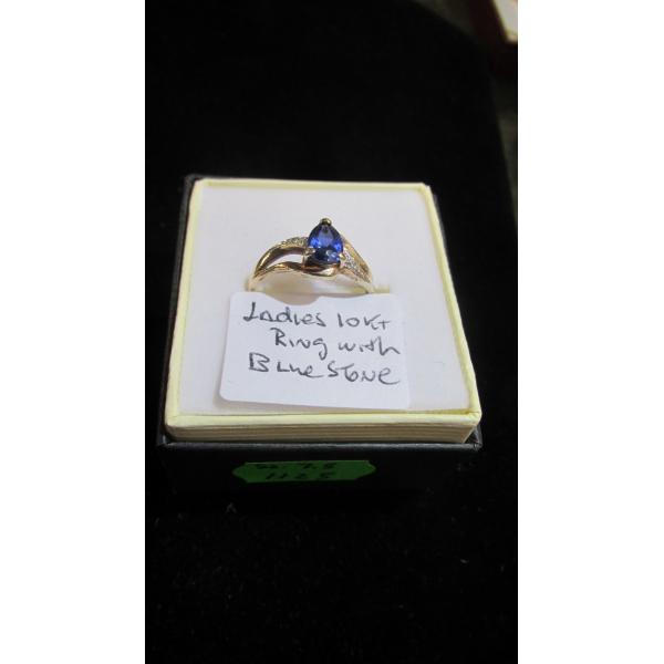 LADIES 10KT RING W/BLUE STONE, SZ 7.5