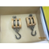 Image 3 : 4 WOODEN & METAL PULLEYS