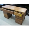 Image 4 : 7 DRAWER DESK