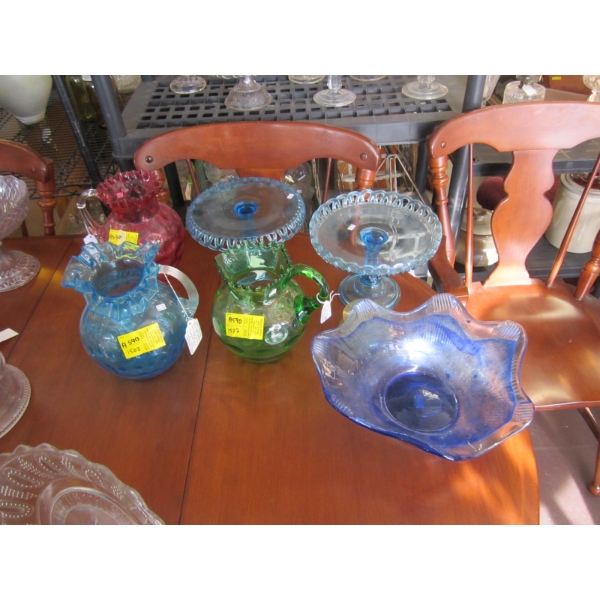 6 PIECES OF COLORFUL VINTAGE GLASSWARE