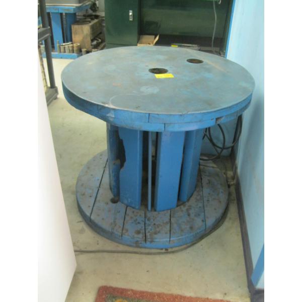 ROUND WOODEN SPOOL W/METAL TOP
