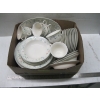 Image 2 : SET OF GREEN FLORAL PATTERN DISHES