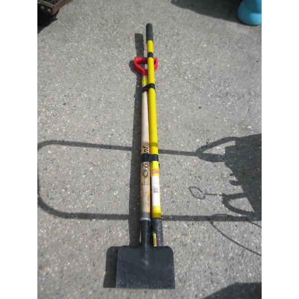 SCRAPER & AN EXTENSION HANDLE